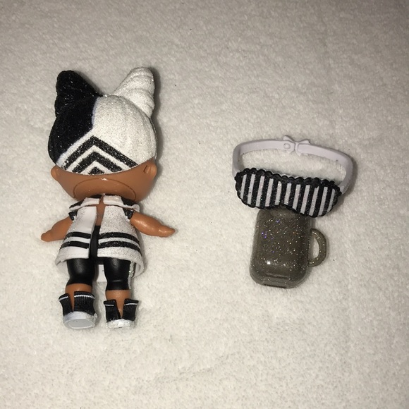 Snuggle Babe LOL Surprise Doll - Picture 2 of 2